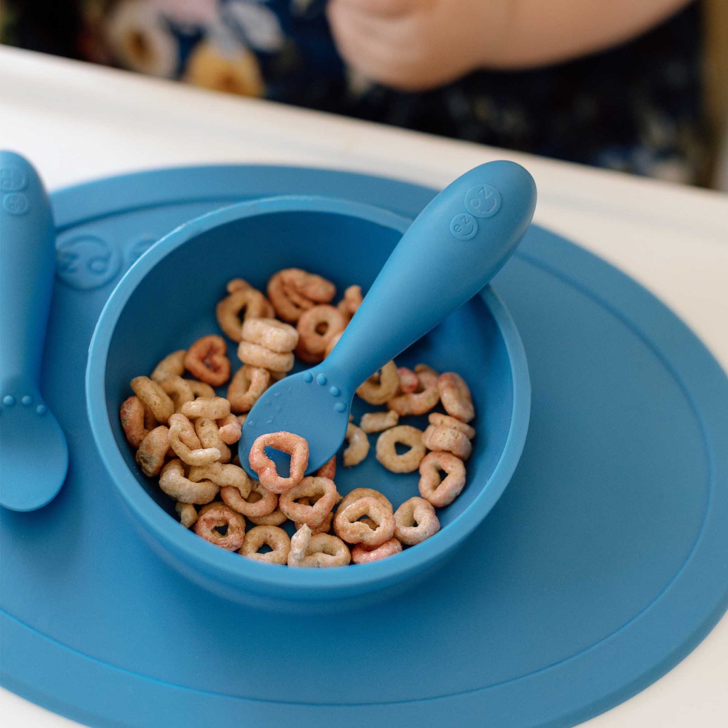 ezpz Tiny Bowl | for first foods and baby-led weaning | Canada Bowl Hip Mommies