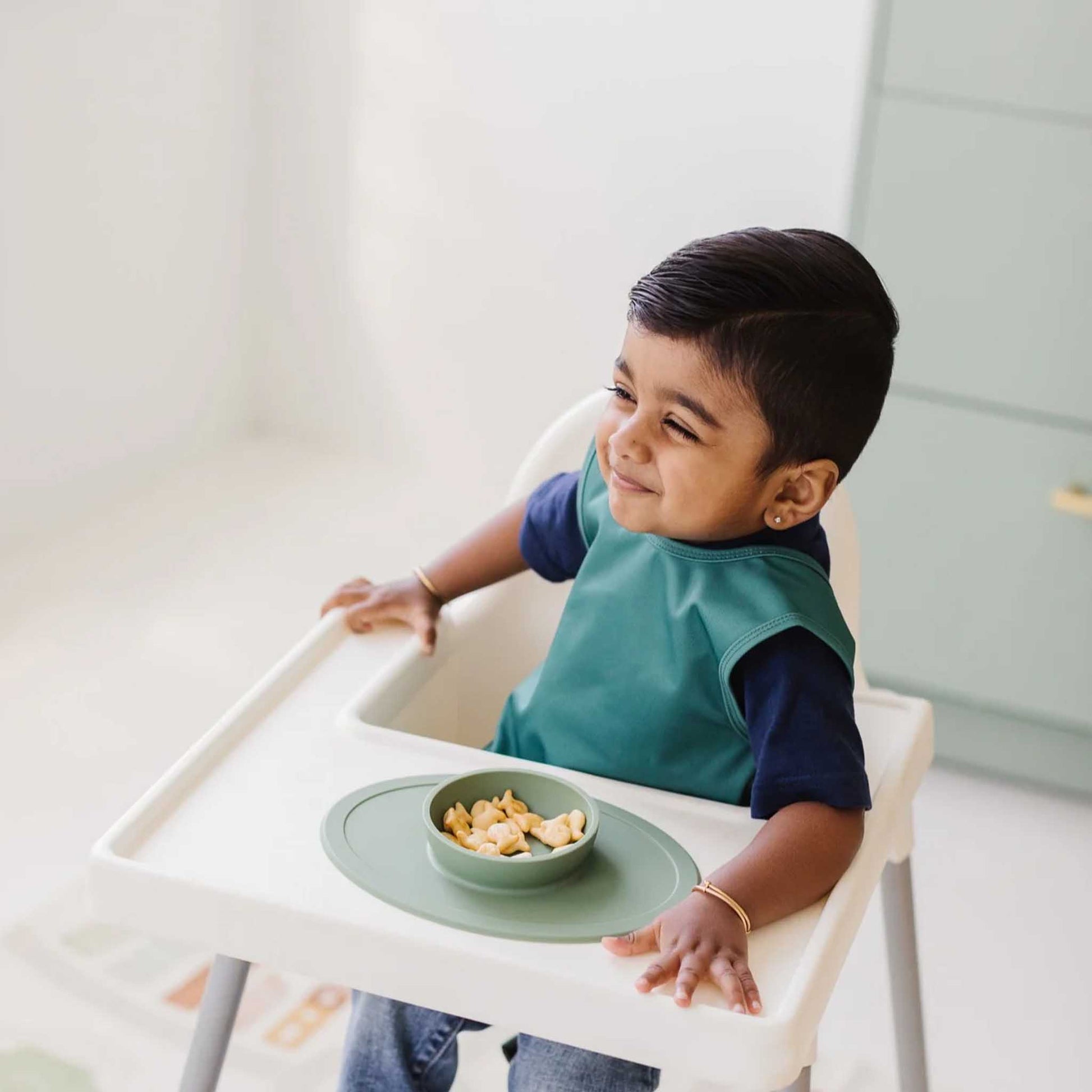 BapronBaby Toddler Bib (6m-3T): Minimalist Solid Colours | Canada Bibs Hip Mommies