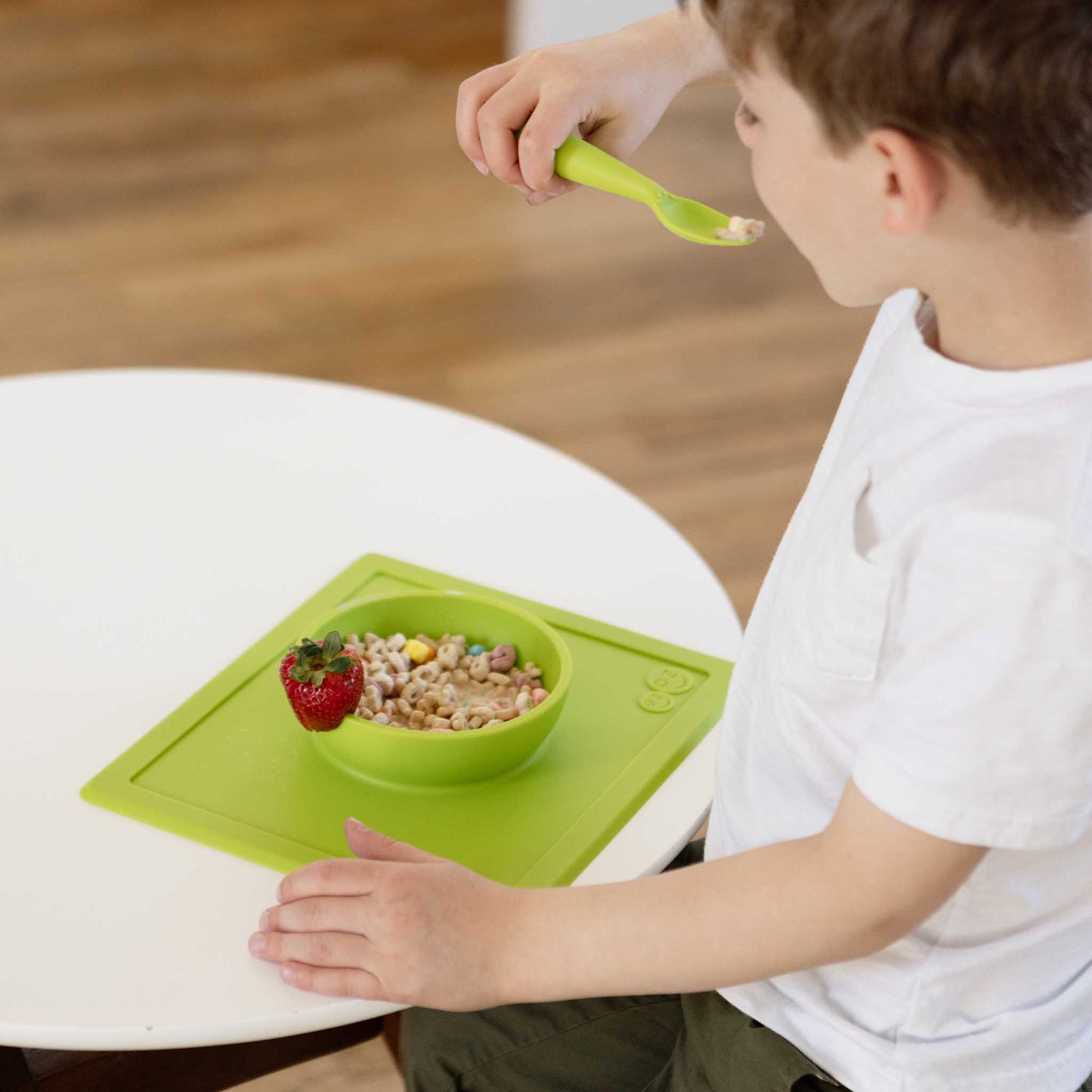 ezpz Happy Bowl | Suction Bowl & Placemat for Toddlers | Canada Bowl Hip Mommies
