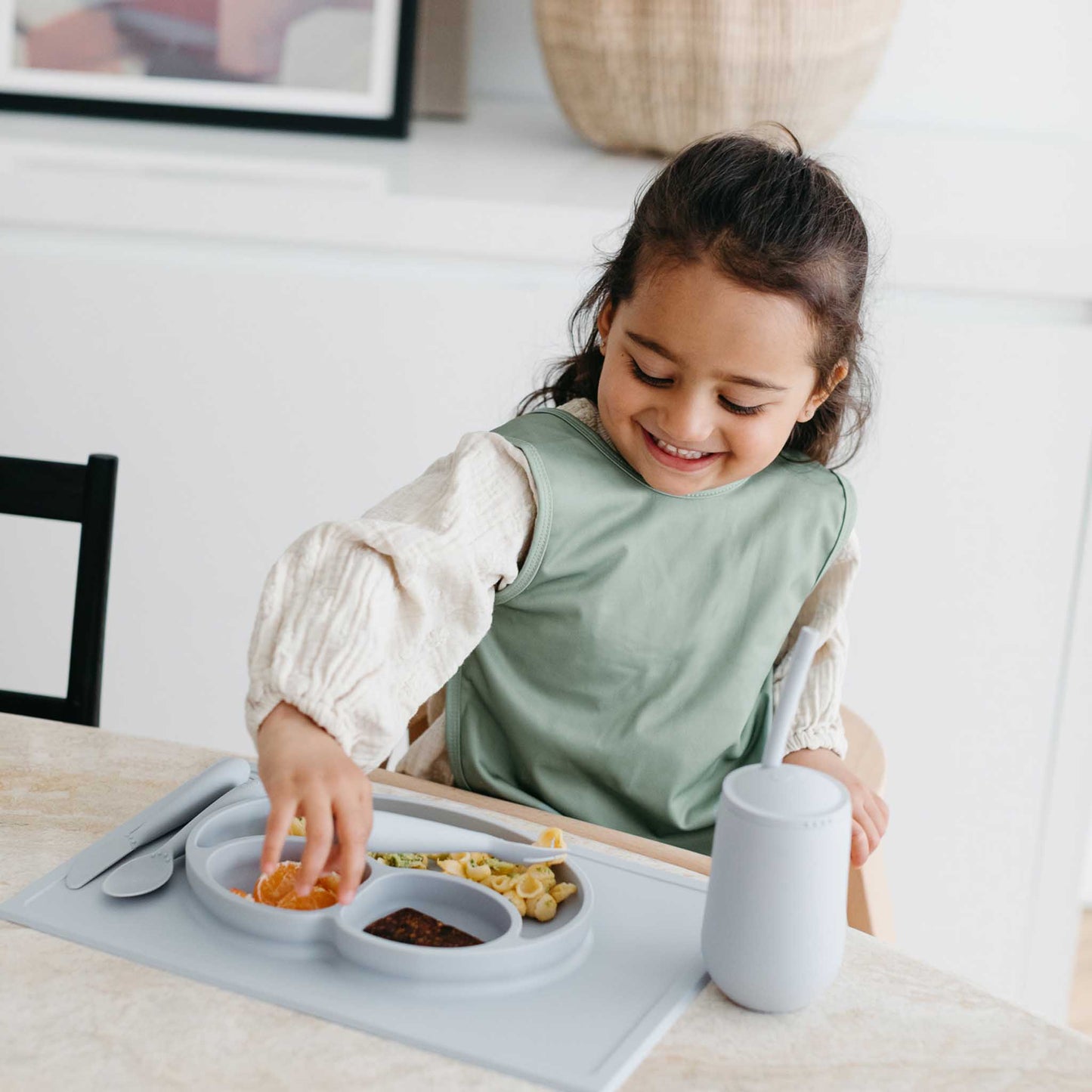 Gift Bundle Second Birthday | Thoughtful & Practical Gift for Toddlers Feeding Hip Mommies