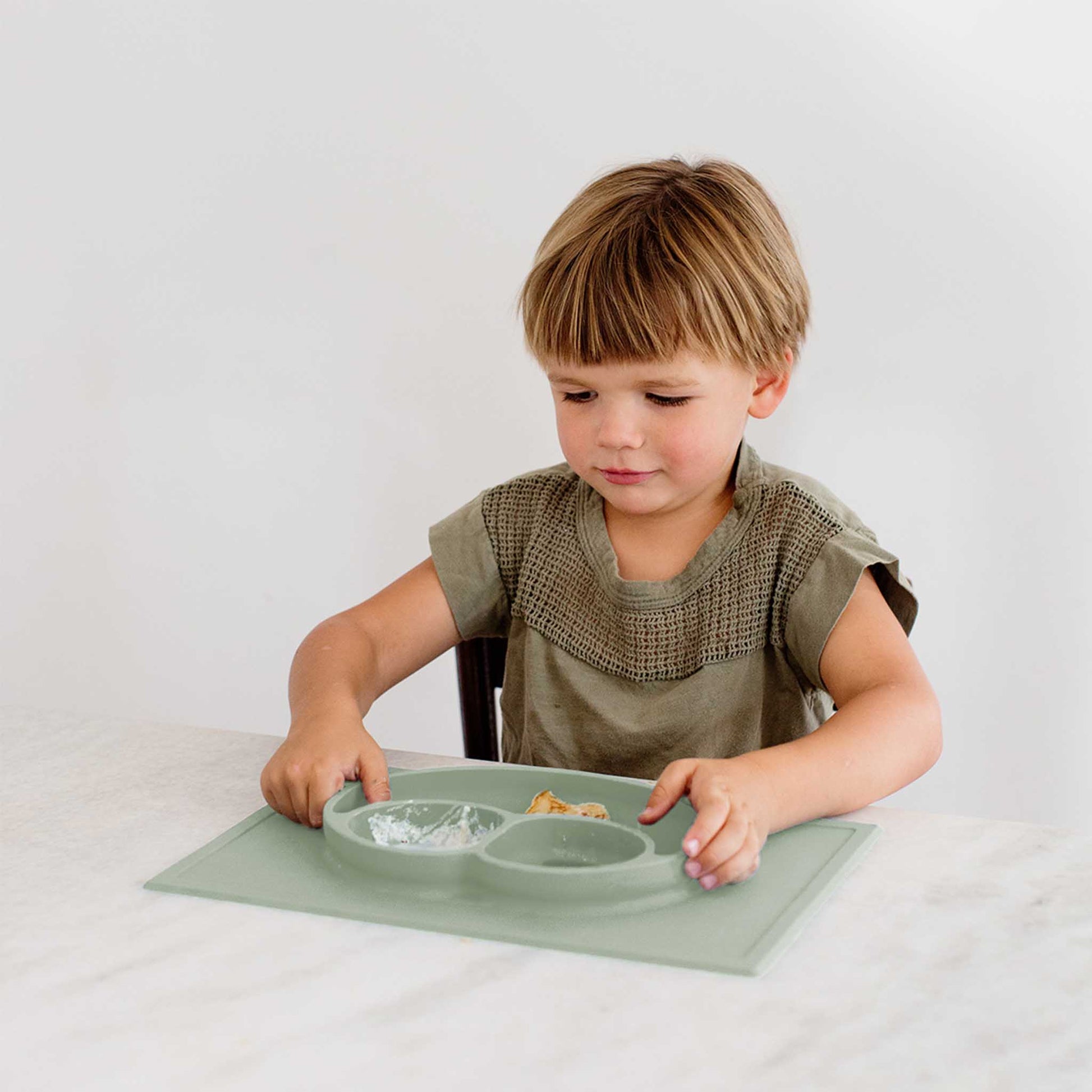 ezpz Happy Mat | Silicone Suction Plate for Toddlers 2 and up | Canada Feeding Hip Mommies