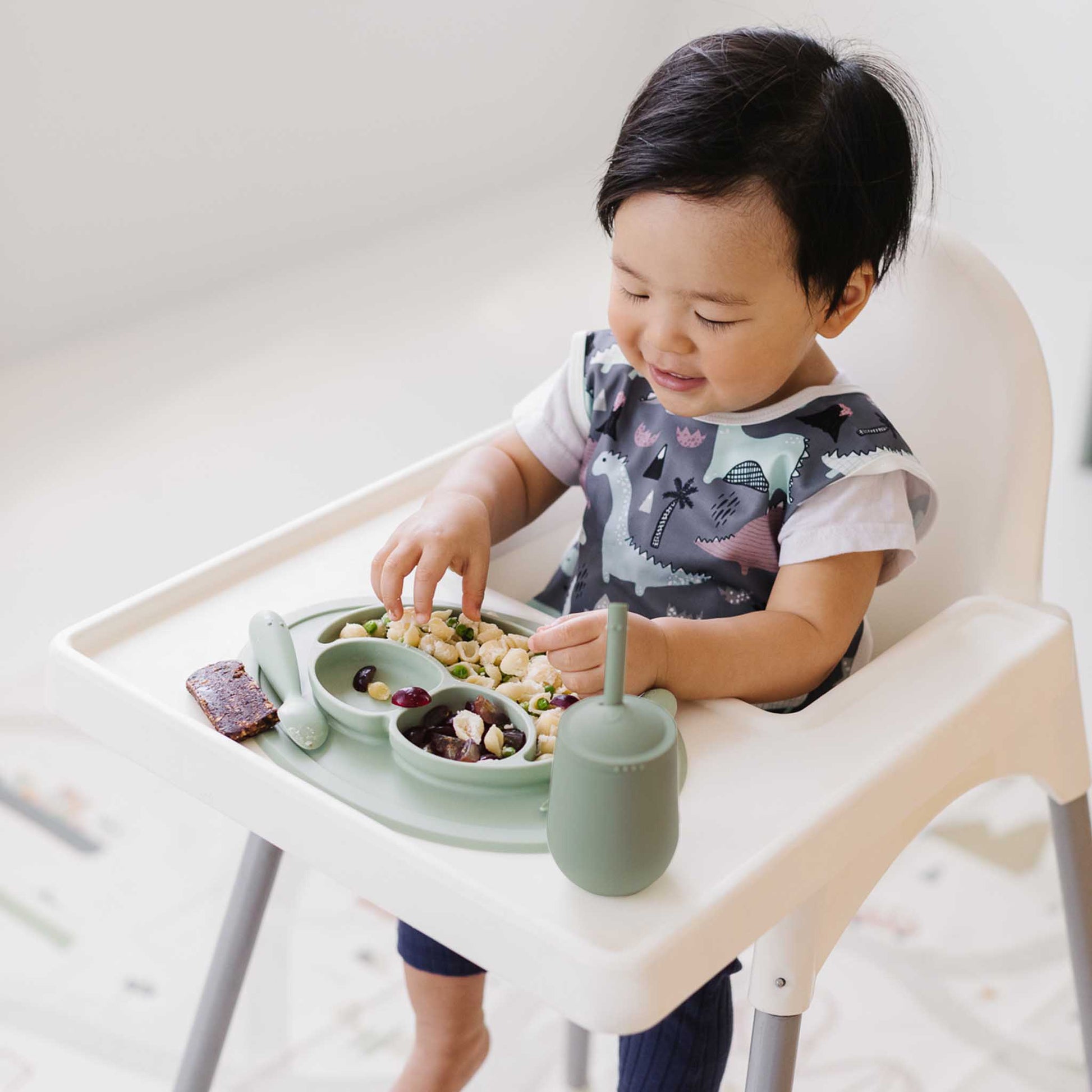 relove | ezpz Mini Cup + Straw System | highly discounted, sample sale | Canada Sippy Cups Hip Mommies