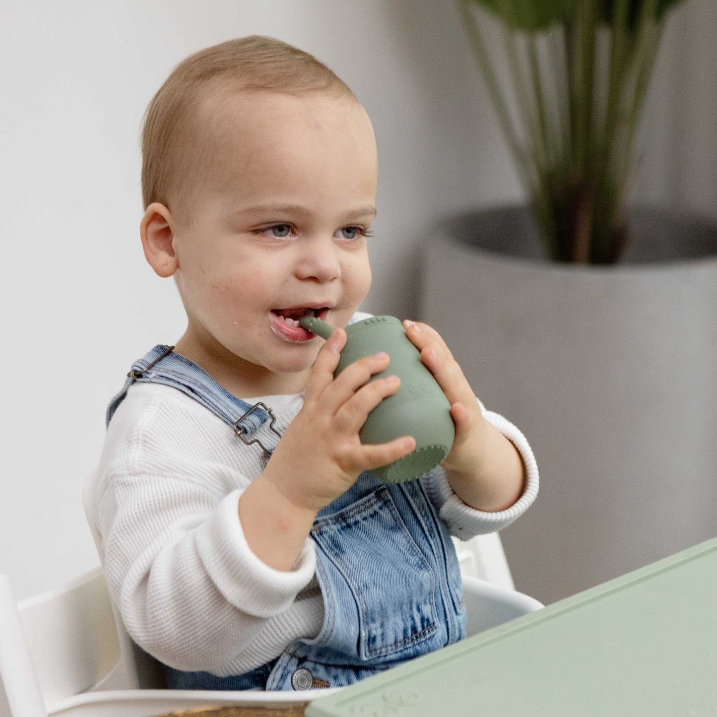 relove | ezpz Mini Cup + Straw System | highly discounted, sample sale | Canada Sippy Cups Hip Mommies