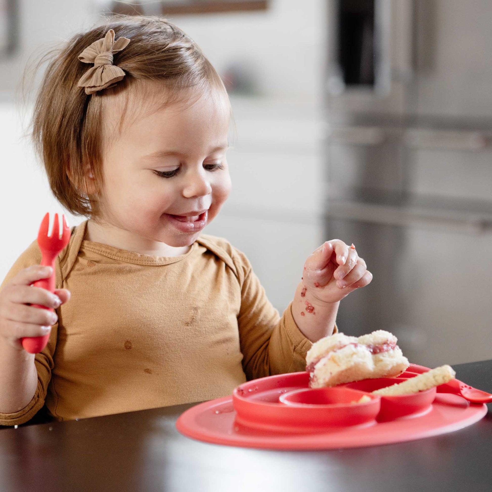 ezpz Mini Feeding Set | Silicone Plate, Toddler Fork & Spoon | Canada Feeding Hip Mommies