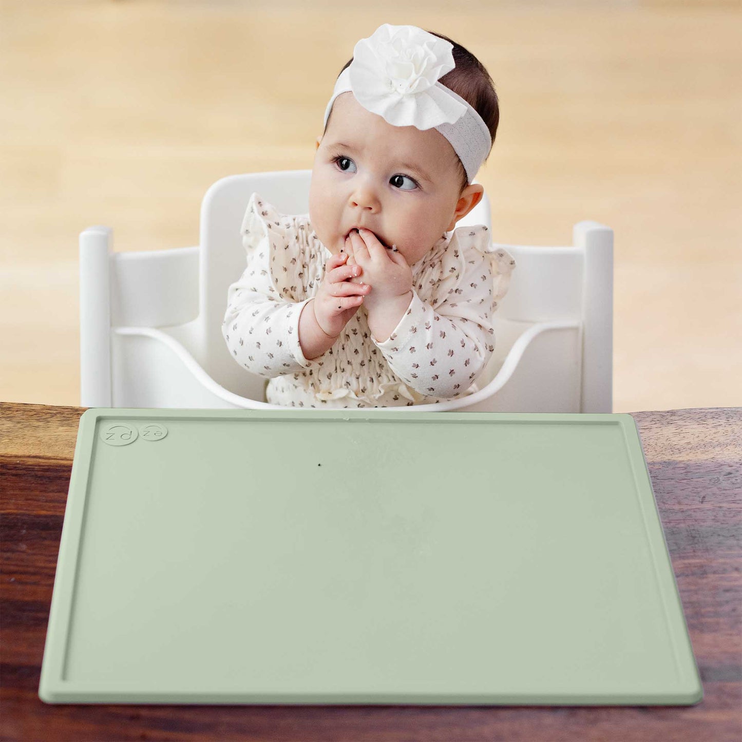 ezpz Mini Placemat | Non-Slip Silicone for Mealtime and Play | Canada Feeding Hip Mommies