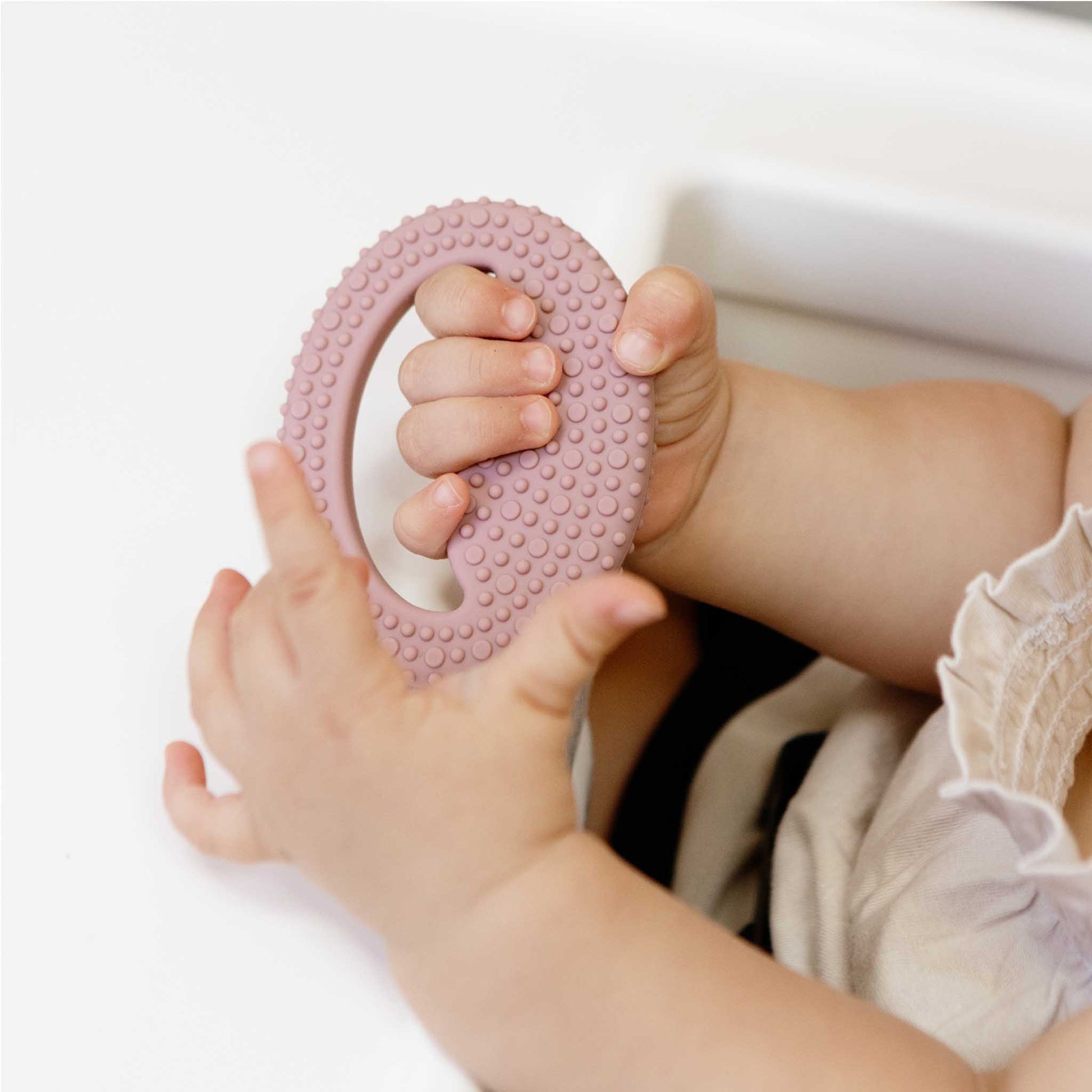 ezpz Oral Development Tools| Pre-Feeding Skills, Baby-Led  | Canada Pacifiers and Teethers Hip Mommies