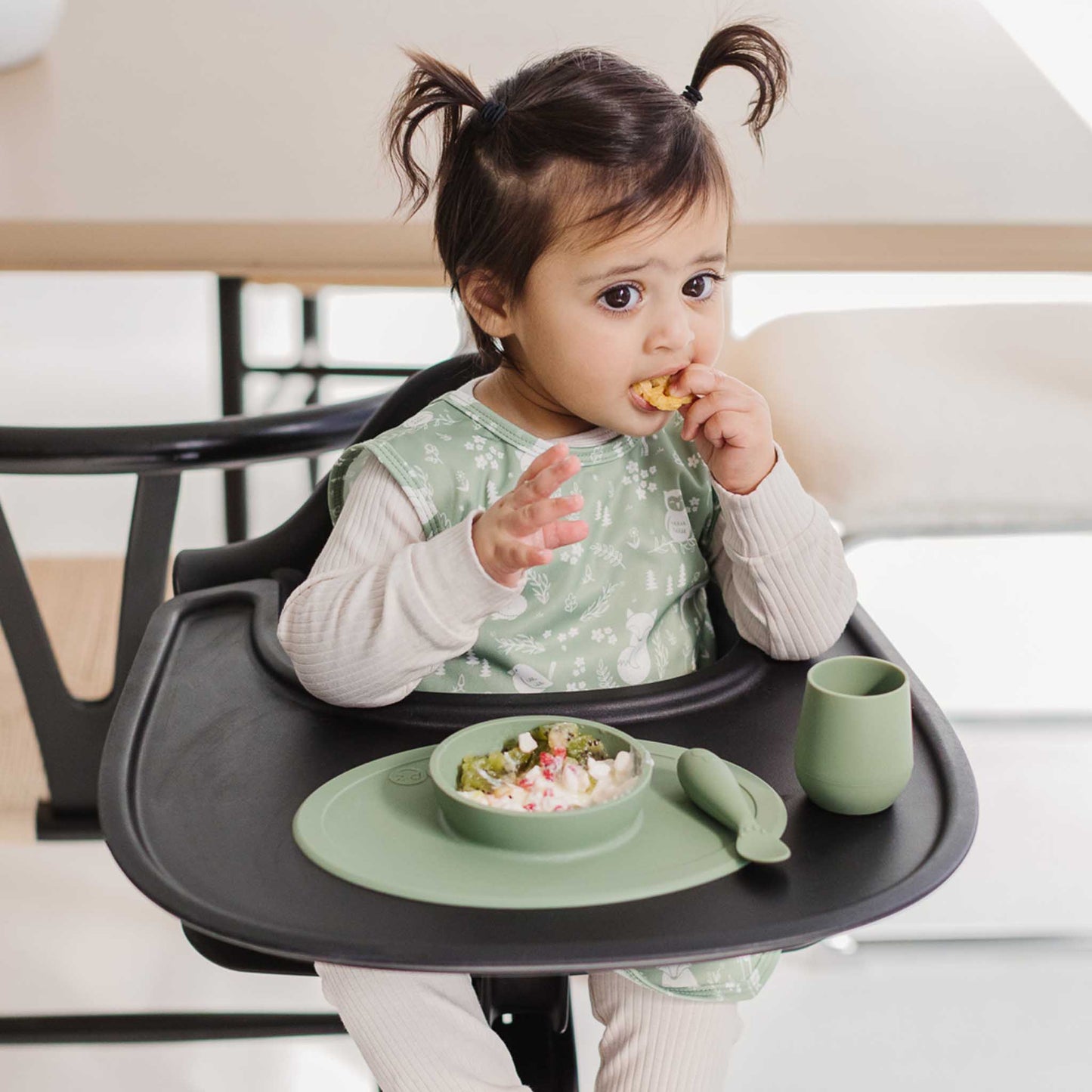 ezpz Tiny Bowl | for first foods and baby-led weaning | Canada Bowl Hip Mommies