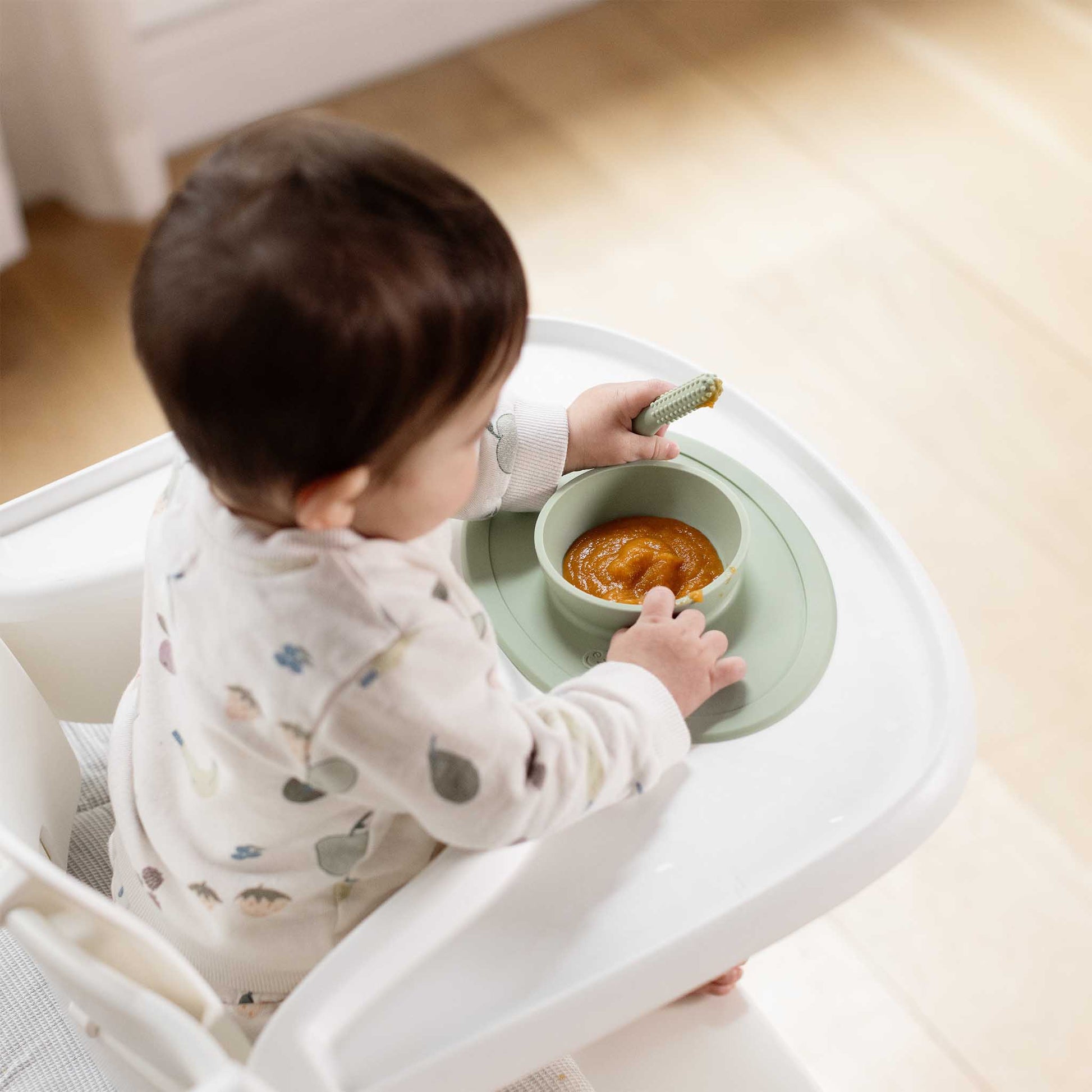 ezpz Tiny Bowl | for first foods and baby-led weaning | Canada Bowl Hip Mommies