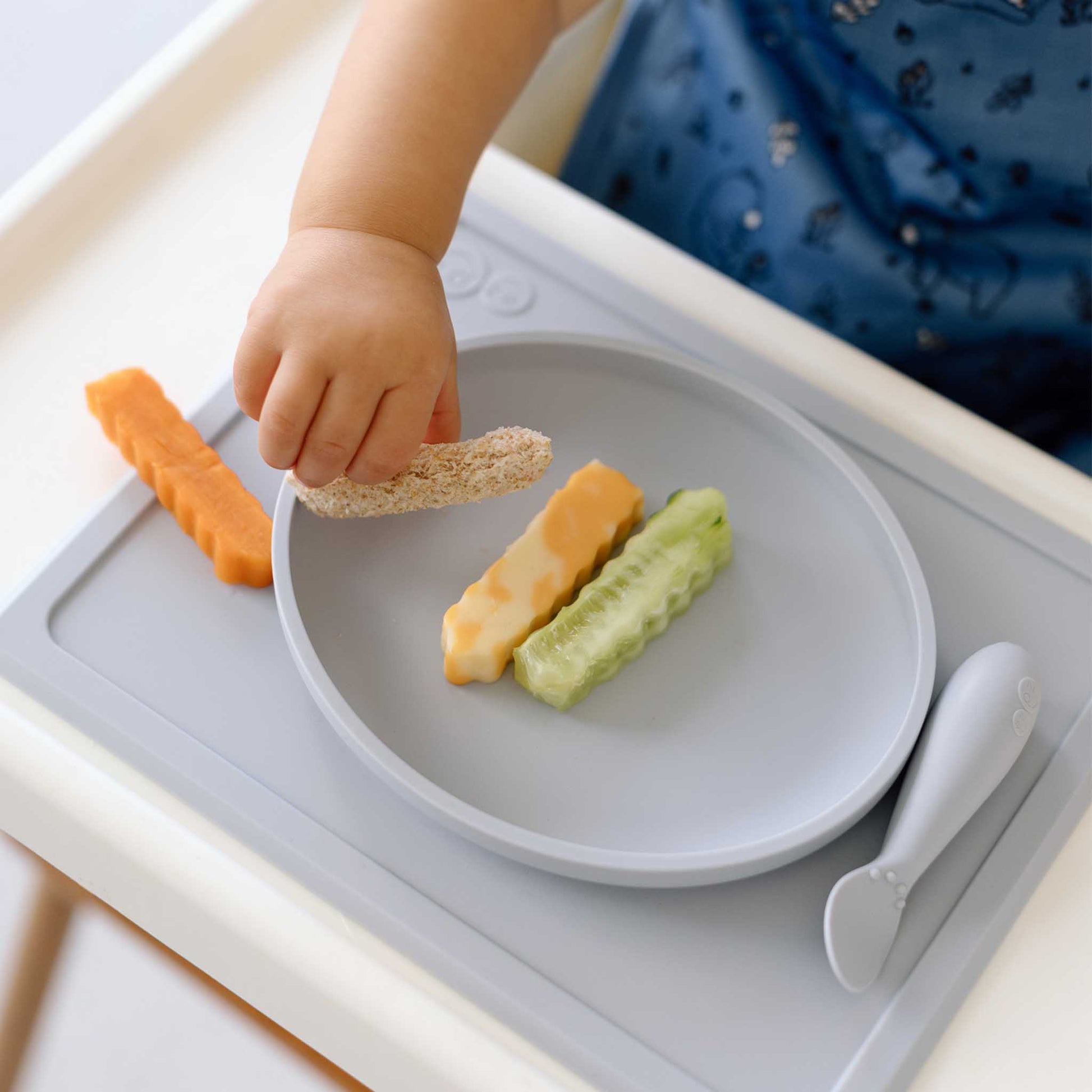 ezpz Tiny Plate | Perfect for Self-Feeding & Baby-Led Weaning | Canada Feeding Hip Mommies