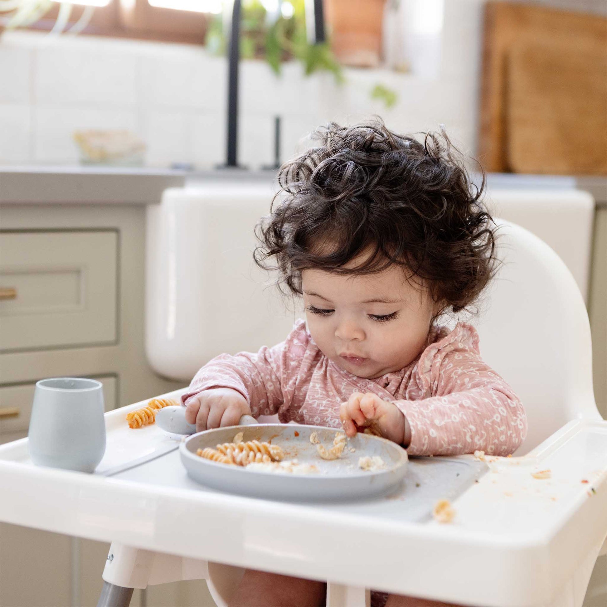 ezpz Tiny Plate | Perfect for Self-Feeding & Baby-Led Weaning | Canada Feeding Hip Mommies