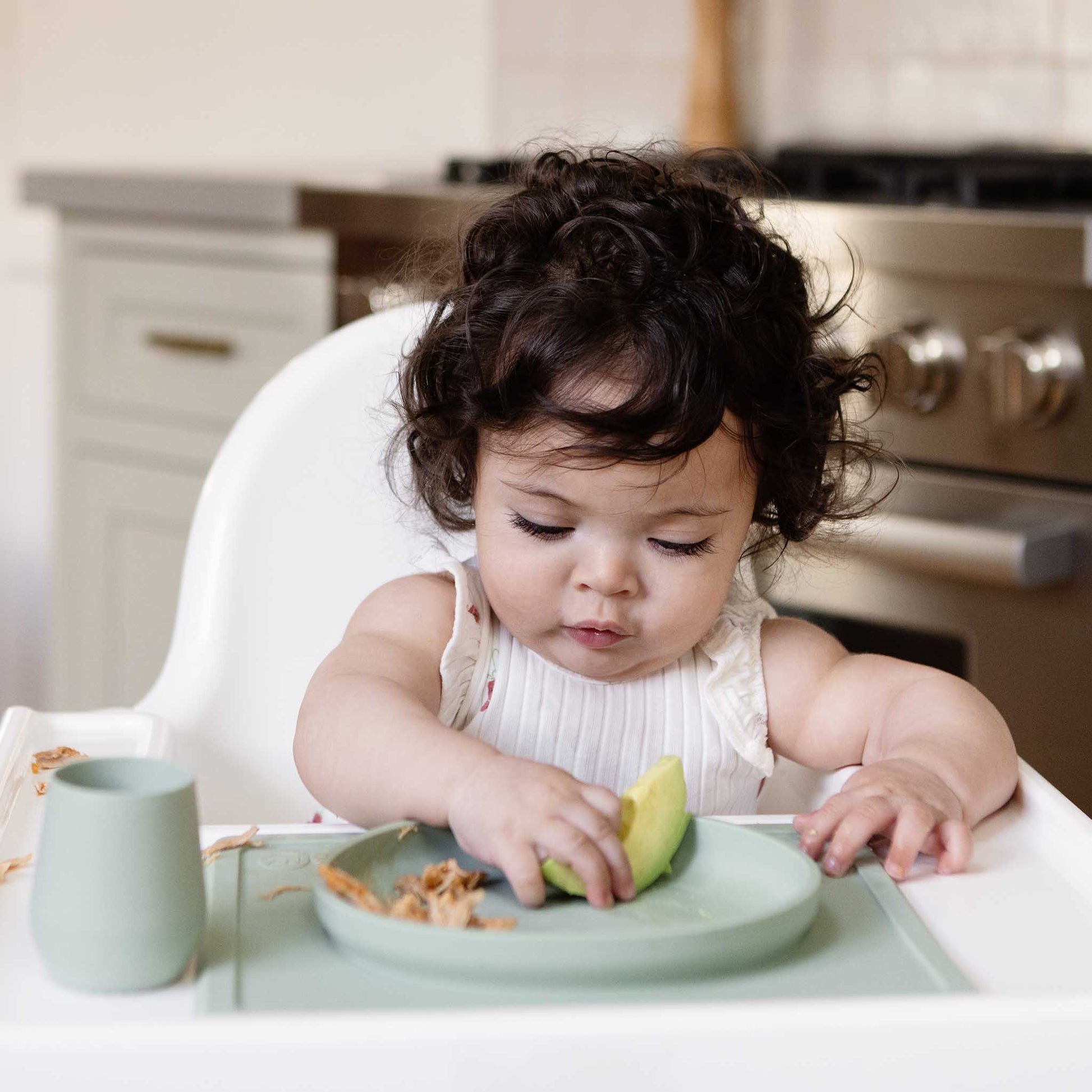 ezpz Tiny Plate | Perfect for Self-Feeding & Baby-Led Weaning | Canada Feeding Hip Mommies