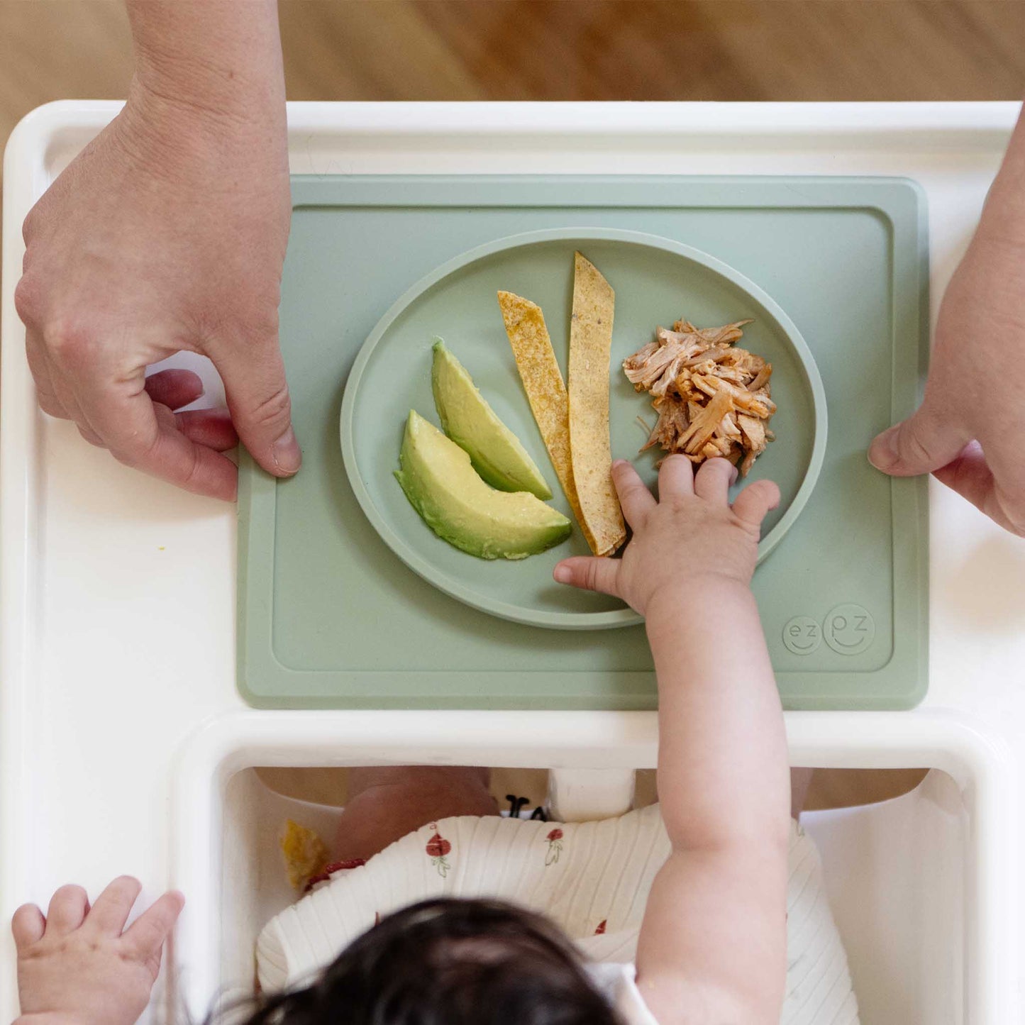 ezpz Tiny Plate | Perfect for Self-Feeding & Baby-Led Weaning | Canada Feeding Hip Mommies