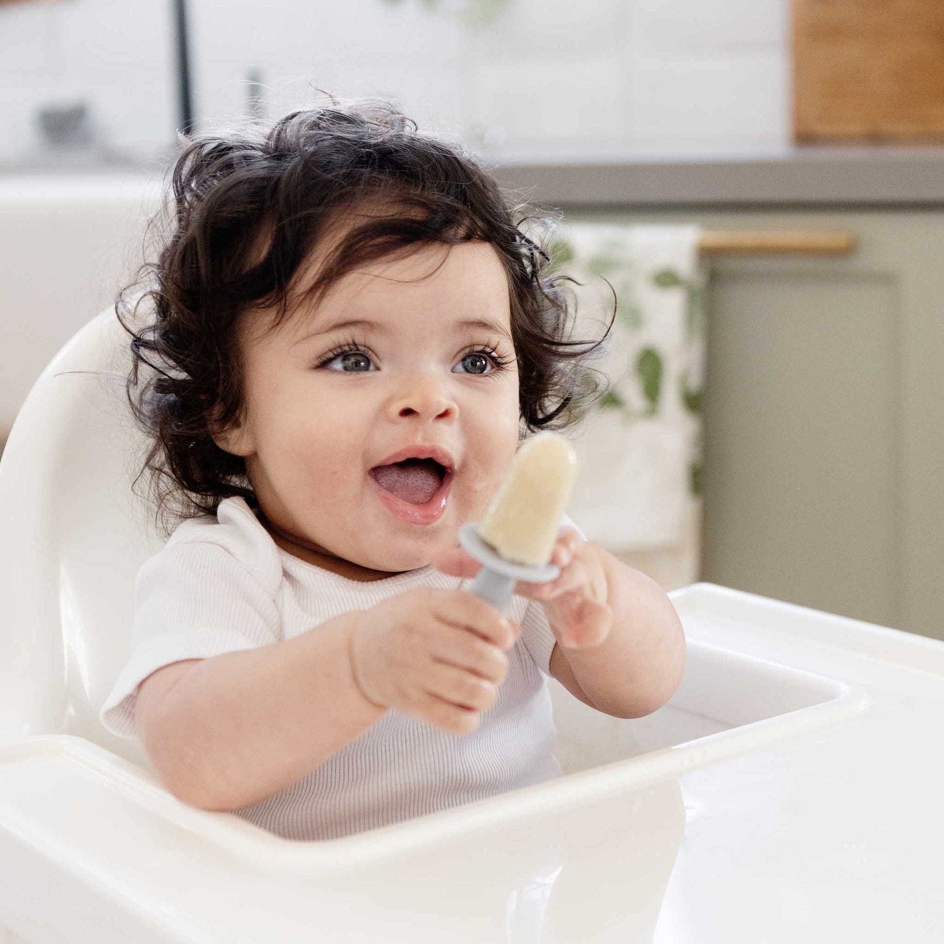 ezpz Gift Bundle Baby Shower | Pre-Feeding Essentials | Canada Baby Shower Gift Hip Mommies