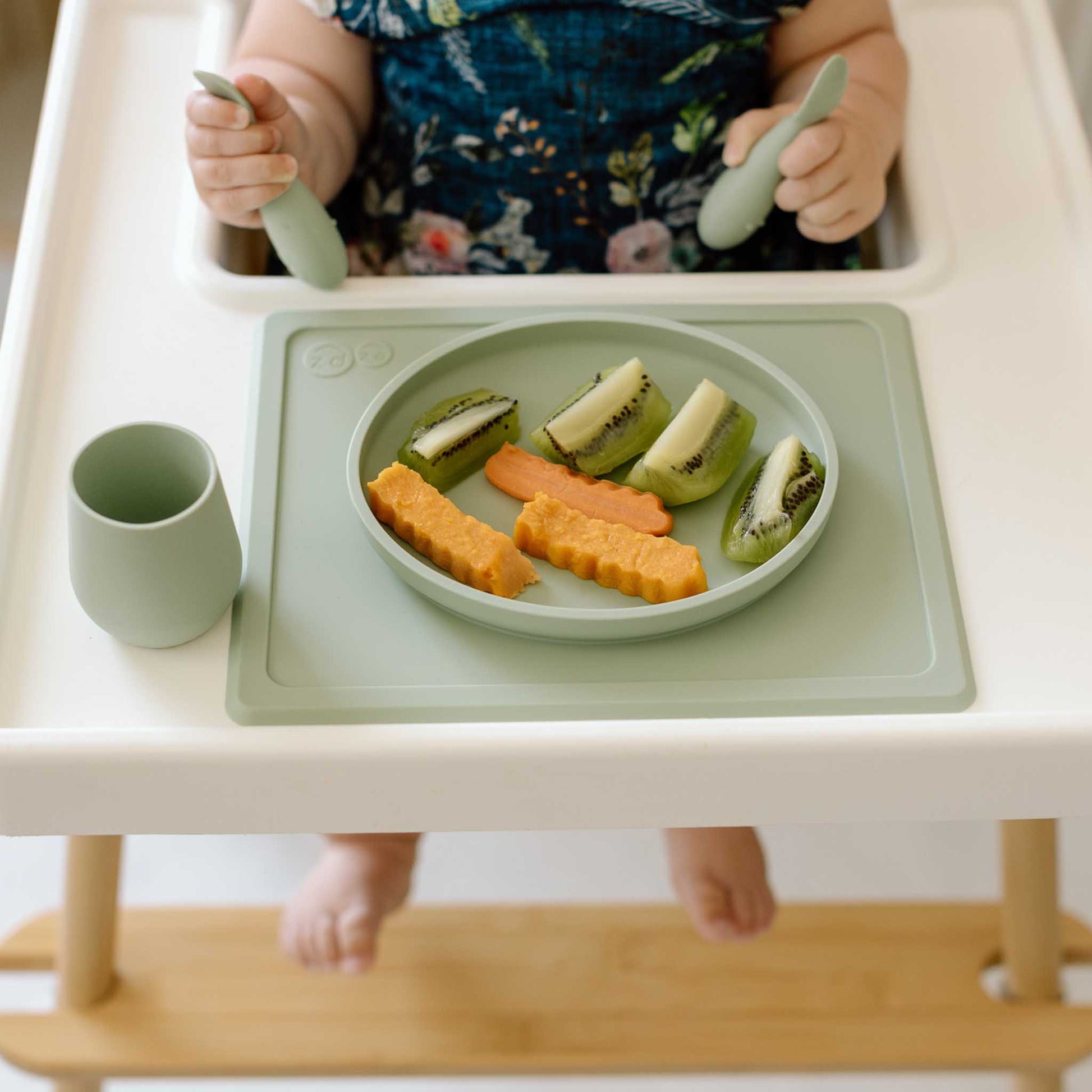 ezpz Tiny Spoons | For Self-Feeding & Baby-Led Weaning | Canada Utensils Hip Mommies