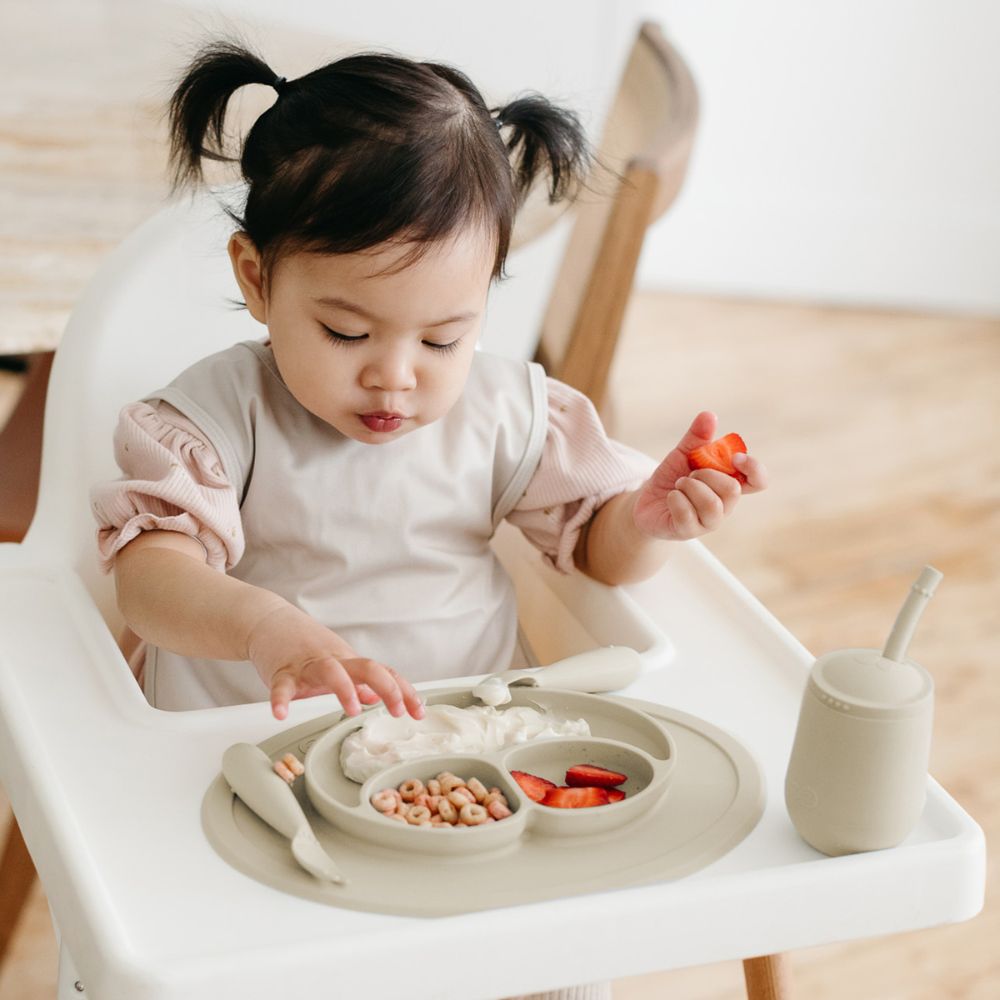 ezpz Mini Cup + Straw Training System in Oat Hip Mommies